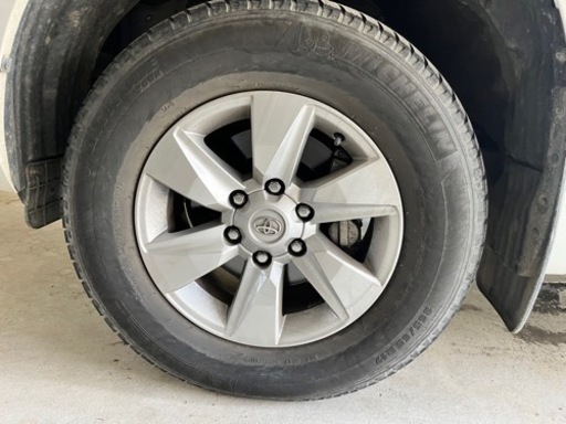 車のパーツ タイヤ、ホイール