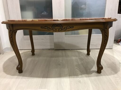 イタリア製 大理石センターテーブル ～現在も販売中 【新品で72000円】 全然傷とかないので、新品と変わりません