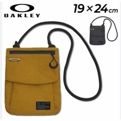 未使用　半額！　定価¥4950　OAKLEY サコッシュ　ショル...