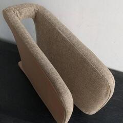 ☆折り畳み座椅子　ベージュ☆の画像