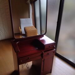 ドレッサー　
