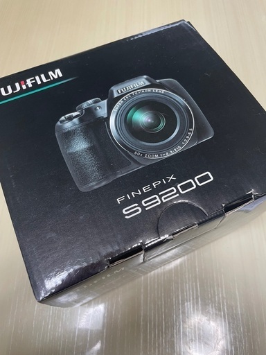 デジカメ　FUJIFILM FINEPIX S9200