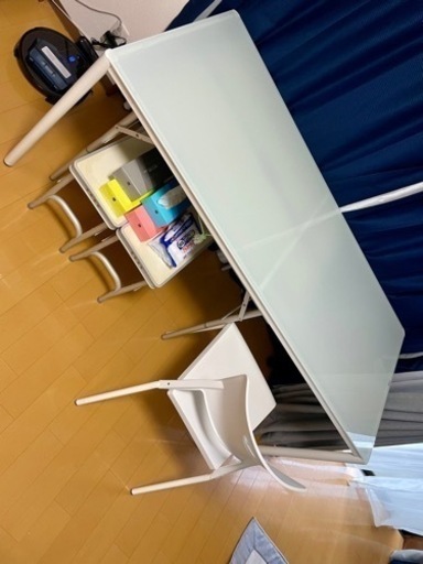 美品ガラステーブル6名、イス６脚おまけ付き