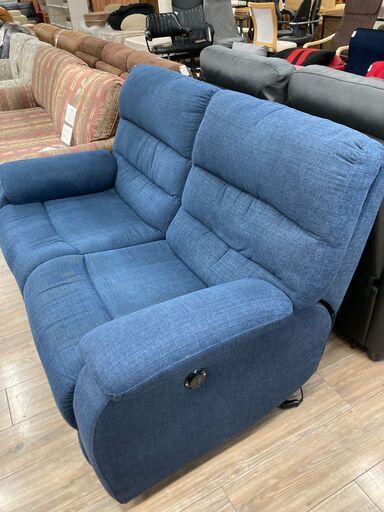 値下げしました！！ニトリ｜ファブリック｜2人掛け電動リクライニングソファーのご紹介です