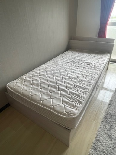 シングルベッド　ベッドフレーム　マットレス