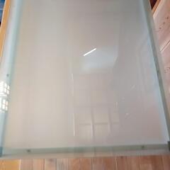 家具 ガラステーブルの画像