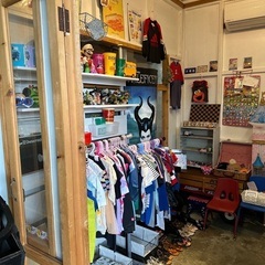 市場の中のキッズ古着屋さん