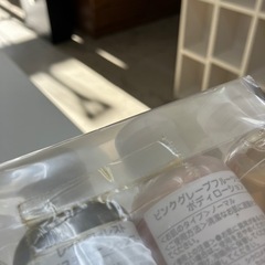 K2406-622 THE BODY SHOP シャンプー&ボディーソープ バスセット60ml 未使用品の画像