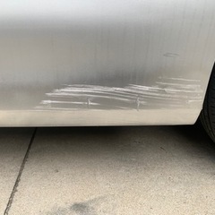 日産　セレナ　ハイウェイスター　シルバーの画像