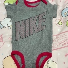 子ども服 NIKEロンパース パンパースの画像