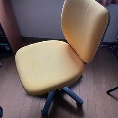椅子、オフィスチェアの画像