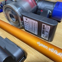 ★ジャンク　正規品　ダイソン　Dyson V8 fluffy★の画像