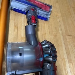 ★ジャンク　正規品　ダイソン　Dyson V8 fluffy★の画像