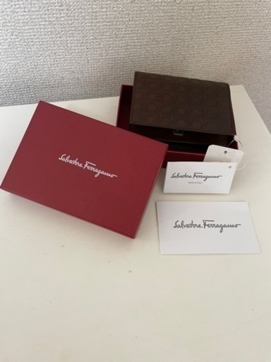 フェラガモ　名刺入れ　未使用