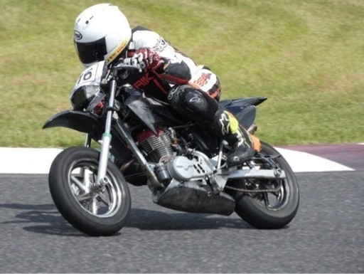 HONDA 
XR100モタード　レーサー　実働
