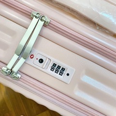 ★新品未使用★ キャリーケース スーツケース M 大容量 ピンク 軽量の画像