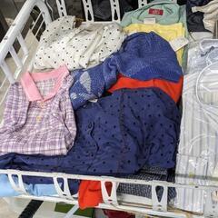 😺色々100円コーナー　ワゴンの画像