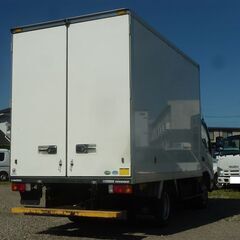 H26　トヨエース２ｔパネルバン　3人乗り　オートマ　室内灯２ケ　非常ブザー　AM/FMﾁｭｰﾅｰ　アイドリングストップ　ＡＢＳ　エアバック　キーレス　車幅灯　ラッシングレール2段　LOWルーフ　バックカメラ　　16897の画像