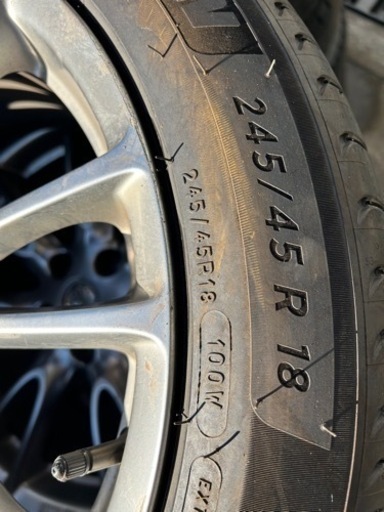 車のパーツ タイヤ、ホイール