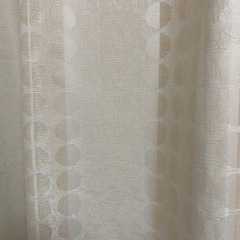 1級遮光カーテン　水玉　光沢感あるベージュの画像