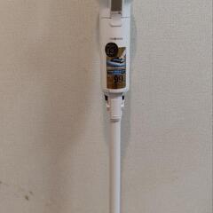 アイリスオーヤマ　充電式掃除機　IC-SLDC8-W
の画像
