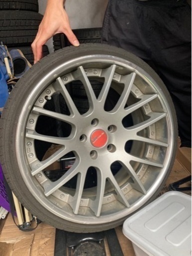 車のパーツ タイヤ、ホイール