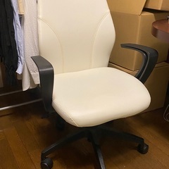 キャスター付きデスクチェア ホワイト