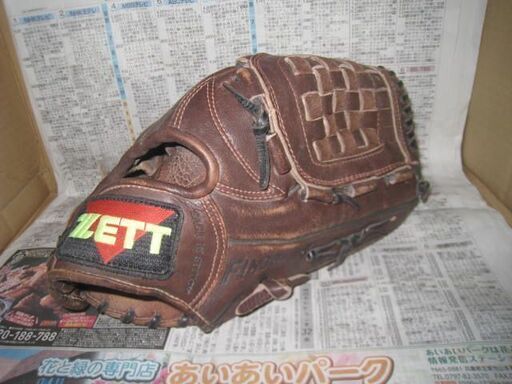 使用感大　大昔のZETTのグローブ　ゼット　ぜっと　ZETTO　グラブ　茶色ブラウン系　バスケットウェブ　昭和レトロ