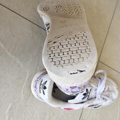 adidas 子供 スニーカーの画像