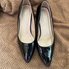 黒パンプス