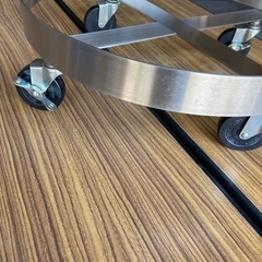 キャスター付きの台の画像