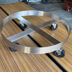 キャスター付きの台の画像