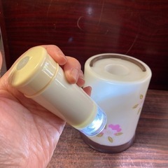 花柄のランプ　持ち手付き　懐中電灯にもなる◎ 電池式 桜柄の画像