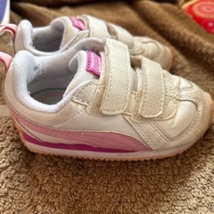 PUMA スニーカーの画像