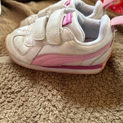 PUMA スニーカーの画像