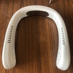 ネックファン (首かけ扇風機) の画像