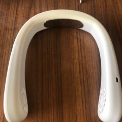 ネックファン (首かけ扇風機) の画像