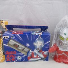 490  ウルトラセブン貯金箱・ウルトラマンストラップ・シェーバ...