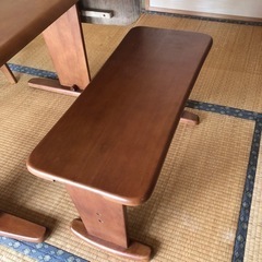 ダイニングテーブルセット値下げ　回転椅子　ベンチ　テーブルは大きさが変えられますの画像