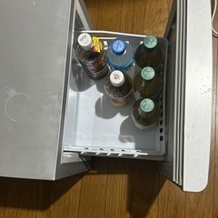 コンパクト冷蔵庫の画像