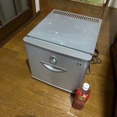 コンパクト冷蔵庫の画像