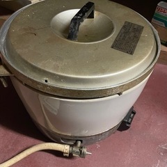 巨大炊飯器の画像