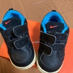 NIKE キッズ　靴の画像