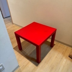 【相談中】
IKEA  スクエアサイドテーブル　希少 レッド
