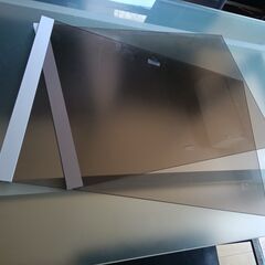ガラス3枚　スモークガラス　　パソコンモニターに付属