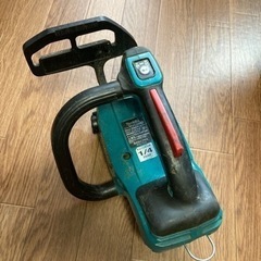 バッテリーチェンソー Makita MUC254 
 
