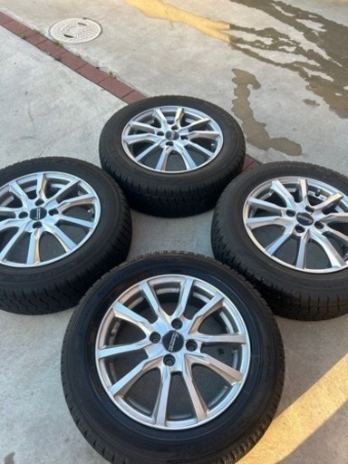 車のパーツ タイヤ、ホイール