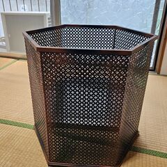 お譲り先決まりました！【無料】お譲りします。鉄っぽい見た目の物入れ