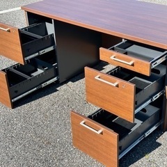 ナイキ　両袖机　役員用家具　幅160 奥80 高さ72cm　WDXT-168の画像