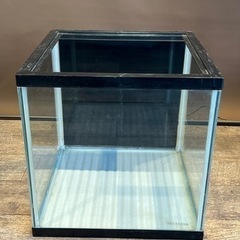 水槽　ガラス　45cm×45cm×45cm キューブ　1️⃣
の画像